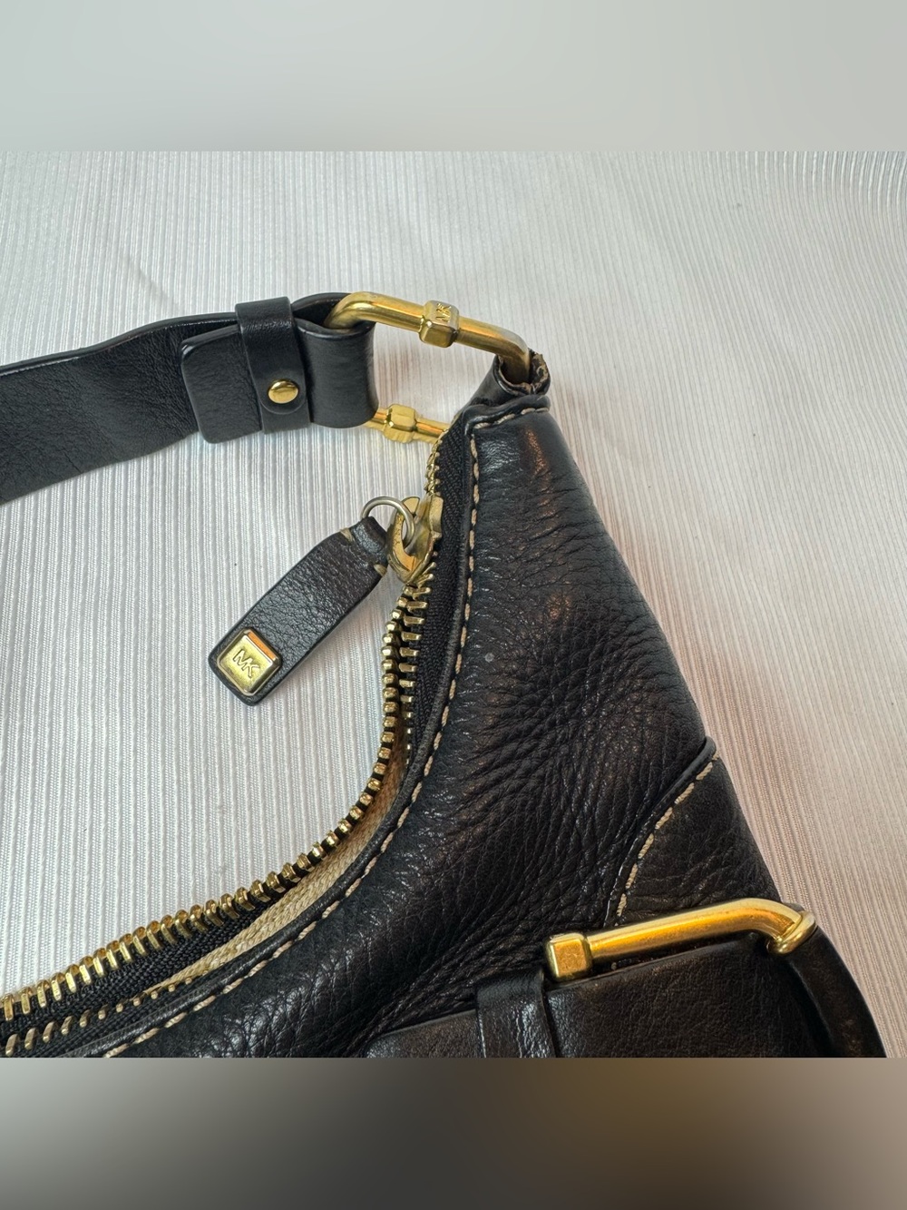 Michael Kors Leather Buckle Hobo Shoulder Bag Handbag - Picture 8 of 8